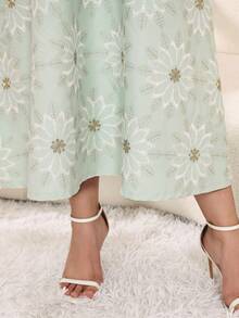 2026新款优雅花卉刺绣阿巴雅长袍，斋月传统阿拉伯女装，宽松立领宽袖 - 綠色 - 查看 5