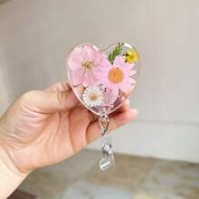 心形干花伸缩式证件夹，旋转鳄鱼夹，适用于医生、护士、工作证件 - 彩色 - 查看 4