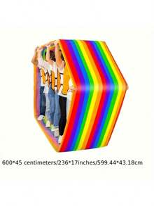 这款跑步垫采用鲜艳的多色条纹设计，能够清晰地引导团队移动，促进动作同步。明亮醒目的设计不仅为任何活动增添乐趣，还能帮助团队在互动挑战中轻松识别路线、位置和顺序。作为一款协作游戏工具，这款跑步垫要求团队成员共同计划、沟通和行动，以实现共同目标。