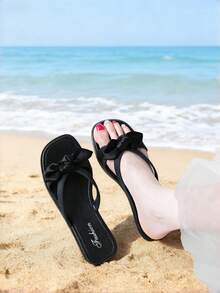 Sandalias planas para mujer, nuevas zapatos de moda para otoño, sandalias blancas con perlas, sandalias negras con lazo de tela, sandalias negras simples y versátiles de punta cuadrada, sandalias de mujer de suela blanda y punta abierta, chanclas casuales de verano para mujer, sandalias para uso en exteriores y playa con decoración de lazo de tela para mujer, zapatos elegantes de promoción de verano para mujer, sandalias de viaje y vacaciones para mujer, chanclas de mujer, sandalias de mujer, sandalias negras para mujer (los zapatos son 2 tallas talla grande pequeños) - Negro - Ver 7