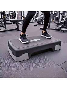 这款瑜伽踏步机采用流畅的双向踏步机制，模拟爬楼梯运动，有效锻炼核心肌群、腿部和臀部肌肉。低冲击设计可减轻关节压力，是进行有氧运动、耐力训练和主动恢复的理想之选，适合所有健身水平的人群。配备防滑纹理踏板和宽大的踏板。