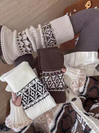 1双复古费尔岛图案保暖腿套，厚羊毛混纺面料，适合秋冬季节穿着，可搭配雪地靴和打底裤。