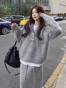 女士宽松连帽衫毛衣套装，带牛角扣