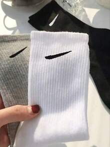 3双经典黑色、白色、灰色中筒袜，男女通用运动休闲复古风袜子，适合所有季节 - 彩色 - 查看 3