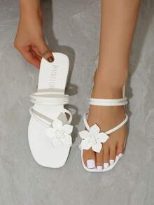 白色花卉人字拖高跟凉鞋，新款交叉花卉人字拖两穿式高跟白色凉鞋，时尚夏季两穿式白色交叉花卉人字拖高跟凉鞋