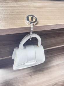 可折叠包包挂钩、钱包挂钩、手提包挂钩、桌面挂架、个性化字母A-Z、钱包夹、女士手提包挂钩、桌面挂架，更好地保护和展示您的包包 - 黑色字母 - 查看 24