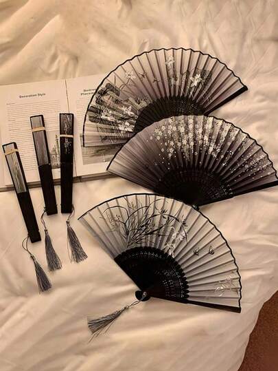 1pc Chinese Style Folding Hand Fan, Portable Mini Black, Photography Prop, Retro Fan, Classical Dance Fan, Handmade Folding Bamboo Fan, Suitable For Dancing, Summer Cooling, Beach Travel,Outdoor,Garden,Travel Essentials,Portable Essentials,Beach Essentials,Graduation Season,Commencement,Graduation Ceremony,Graduation Gift,Graduation Present,Graduation Gift,Graduation Present,Congrats Grad,Congratulations Graduate,Valedictorian,Finish School,Graduation Party,Outdoor Essentials,Travel Portable,Hiking Essentials,Camping Essentials,Portable Tools,Summer Essentails,Summer Portable