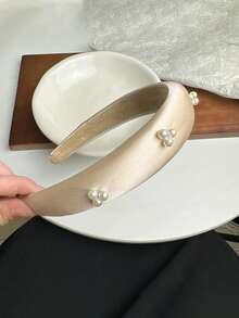 Beige Pearl Flower Headband