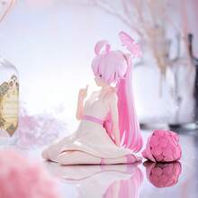 1个精美动漫少女收藏品 - 精致耐用的模型手办，是办公桌和汽车装饰的理想之选，也是送给动漫迷的完美礼物，适合圣诞节装饰、动漫模型玩具和节日礼物。 - 彩色 - 查看 2