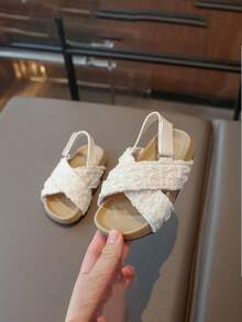 1 Pair Latest Summer Children White Pleated Mesh Hook And Loop Sandals - Easy To Wear And Take Off, Suitable For Pairing With Various Children's Outfits, Suitable For School And Daily Outings - White - View 1