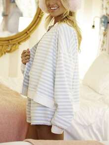 Women Everyday Basics Casual Striped Shorts Set Long Sleeve Button Down Cardigan Wide Leg Boxers 2 Piece Matching Outfits,Casual Daily Lightweight Oversized Summer Outfits For Women Jackets And Shorts - Màu xanh nhạt - Xem 3