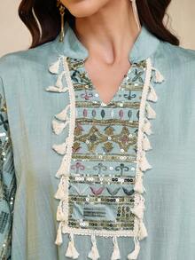 2026 New Style Ramadan Traditional Elegant Embroidered Arabic Dress With Tasseled Neckline, Contrast Stitching, Sequin Accents, Pockets, And Relaxed Flowy Long Sleeves - Green - View 3