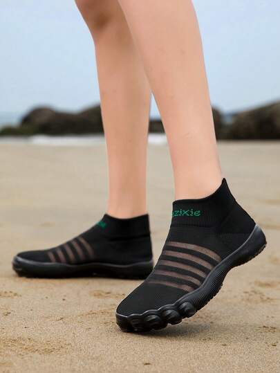 1双男女通用户外涉水鞋，防滑游泳鞋，防刮水鞋，适合水上运动和沙滩活动