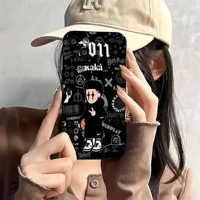 Niño de dibujos animados, baloncesto, 2011, fondo negro, arte moderno. Esta elegante funda es compatible con iPhone 17, 16, 15, 14 Pro Max, 13, 12, 11, XR y XS Plus. Fabricada en TPU flexible, resistente a golpes y arañazos, ofrece una excelente protección contra caídas y un agarre cómodo. Es un regalo ideal para familiares, amigos y seres queridos, y una opción perfecta para festivales.