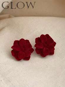 一对优雅的天鹅绒山茶花耳钉，精致甜美，适合少女日常佩戴，也适合新年、情人节等节日佩戴。 - 花朵 - 查看 5