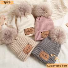1 Stück klassischer einfarbiger Pompon-Strickhut, anpassbarer Familien-Strickhut, minimalistischer Stil Lederfleck, Lasergravur Name zeigt personalisiert, personalisierter Strickhut, Geschenk für Freundin/Ehemann, Jahrestags-Geschenk, Paar Pompon-Strickhut, warmer Begleiter für Herbst/Winter, geeignet für den täglichen Pendlerverkehr, warm und einzigartig, geeignet für Herbst/Winter Pendlerverkehr, Hinzufügen eines modischen Akzents, geeignet für Treffen mit Freunden, Kombination von Wärme und Dekoration, retro-dekorativer Strickhut, geeignet für retro-thematische Partys - Verschiedenfarbig - Übersicht 1
