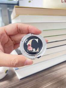 可折叠包包挂钩、钱包挂钩、手提包挂钩、桌面挂架、个性化字母A-Z、钱包夹、女士手提包挂钩、桌面挂架，更好地保护和展示您的包包 - 黑色字母 - 查看 20