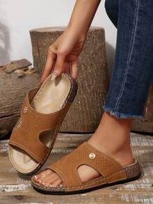 2026新款厚底坡跟酒红色女鞋，棕色镂空沙滩凉鞋，休闲度假拖鞋，黑色舒适镂空凉鞋 - 棕色 - 查看 2