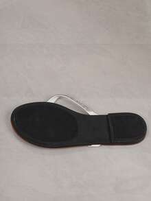 2026夏季新款休闲平底人字拖，时尚水钻百搭女士拖鞋 - 銀色 - 查看 6