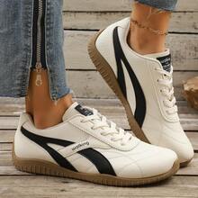 Women's Casual Patchwork Sneakers, Retro Versatile Lightweight Leather Trainers - Black - View 4