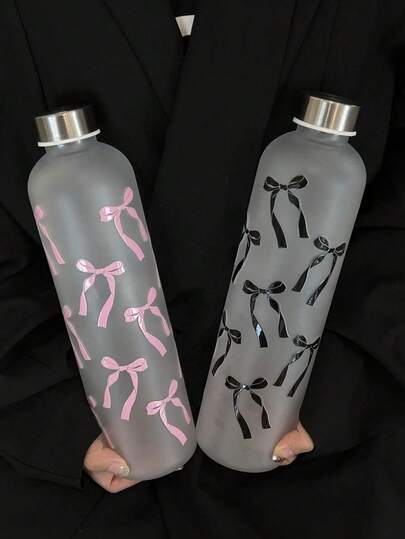 1000ml Matte PC Water Bottle. Original Bow Print Design | Stainless Steel Sports Cap. Leak-Proof Design, Suitable For Gym Use, Essential Fashion Sports Item, Suitable For Travel, Outdoor Activities, Camping, Outdoor Sports And Fitness, Student Portable Water Bottle, Also Suitable As Office Decor, Desktop Ornament, Valentine's Day Gift, And For Study And Daily Use.
