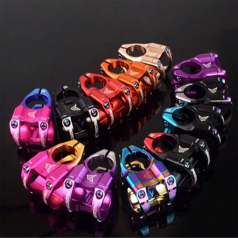 这款车把支架采用高强度铝合金或增强聚合物制成，中空结构设计在保证耐用性的前提下最大限度地减轻了重量。它非常适合山地自行车和越野骑行，在这些运动中，每一克重量都至关重要。这款支架可为各种配件提供可靠的支撑，同时保持操控的灵活性。 - 彩色 - 查看 1