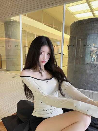 女士蝴蝶结波点收腰修身长袖打底衫 春季