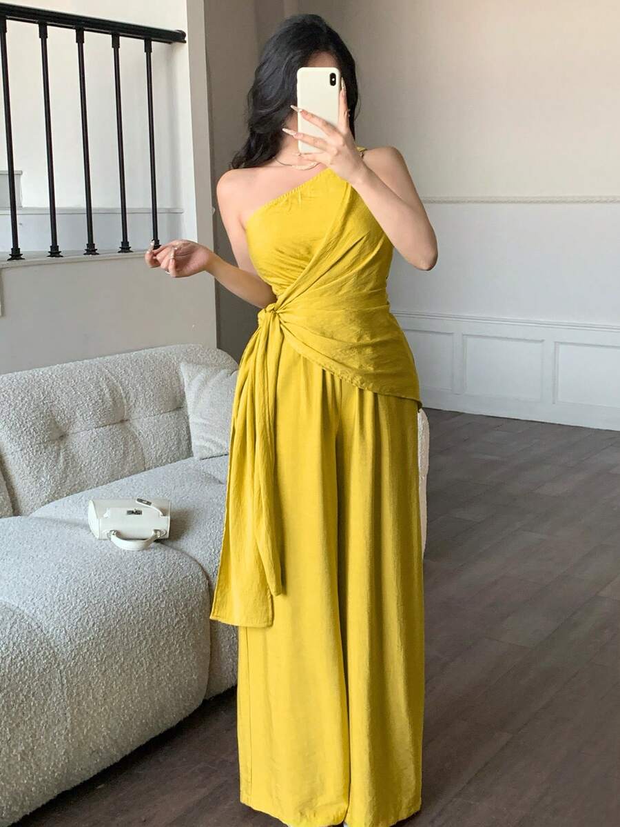 abyoxi 女士黄色露肩扭结荷叶边不对称下摆上衣和高腰阔腿裤两件套，休闲度假性感优雅，适合派对、约会、海滩、日常出行，春夏上衣和裤子套装 - 芥末黃 - 查看 1