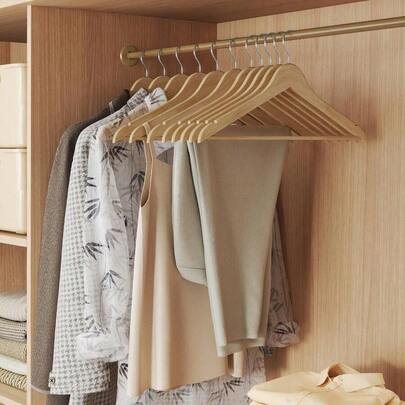 5个装木质衣架，多功能防滑西装外套衣架，浴袍衣架，适用于衣柜、卧室、零售店，360°旋转挂钩，防滑凹槽设计，适用于西装、夹克、外套、衬衫、吊带背心、胸罩等，优雅奢华风格，服装展示架，家居收纳和装饰必备，情人节装饰佳品