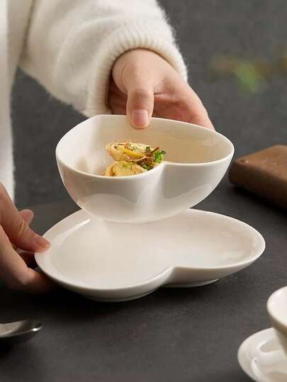 1 st hjärtformat keramiskt porslin, högkvalitativ asymmetrisk vit porslinsskål, vacker skål, dessert-/tårtfat, yoghurt- och havregrynsskål, elegant serveringsporslin för gäster, lämplig för alla hjärtans dag-dejter, kaféer, konditorier, födelsedagsfester och andra tillfällen