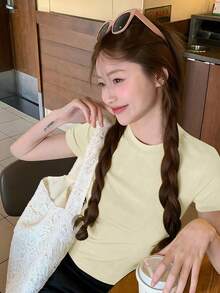 杏色常规肩部短袖T恤，女士夏季款，圆领，修身剪裁，时尚美式风格，百搭露脐休闲上衣 - 杏仁色 - 查看 7