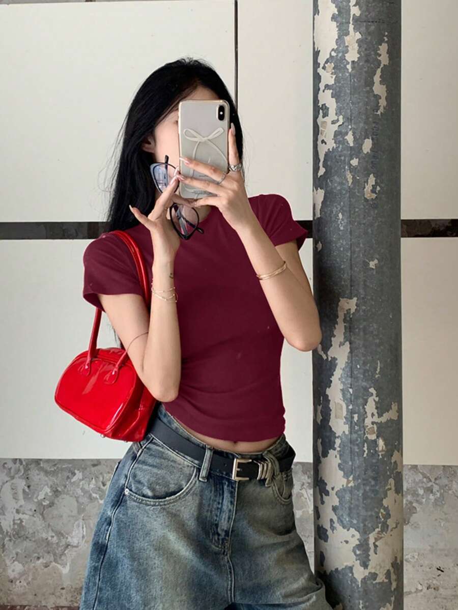 女士修身圆领短袖T恤,休闲时尚美式风格,修身显瘦,适合夏季穿着,枣红色 - 棗紅色 - 查看 1