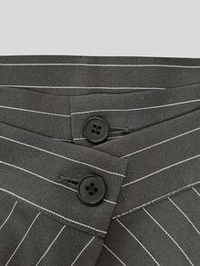 女士长款阔腿梭织裤，配有纽扣、拉链和口袋，无弹力，不透光，细条纹设计