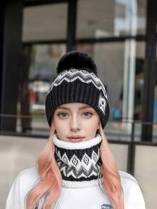 3-delars set: Stickad mössa med bokstavsmönster, fleecehalsduk och helfingervantar, varm vindtät stickad vintermössa för unisex, tjock fuzzyhalsduk och jacquardvantar, lämplig som julklappar - Multifärgad - Visa 7