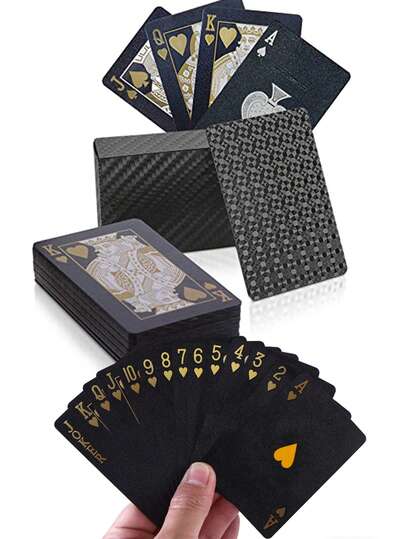2副防水柔韧扑克牌，带盒子，防水塑料材质，金黑色，金色字母和心形图案，酷炫设计，适合派对、游戏、送礼和庆祝活动，黑色扑克牌，黑色礼物，扑克牌