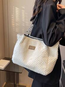 柔软亲肤女士手提包；现代菱形图案单肩包，休闲百搭的都市通勤风格，简约品牌标识，大容量通勤包，适合购物和通勤，秋冬系列 - 白色 - 查看 5