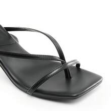 Women Minimalist Stiletto Heeled Ankle Strap Thong Sandals, Sexy Square Open Toe Heeled Sandals, Fashionable Party Wedding Dress Shoes Spring Summer Wearing - 黑色 - 查看 5
