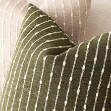 1件橄榄绿（不含填充物）提花绒面装饰枕套，舒适现代条纹纹理靠垫套，适用于沙发、卧室、客厅、展厅，四季皆宜。 - 橄欖綠 - 查看 5