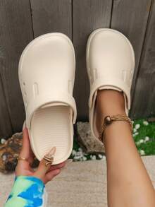 Teens/Youth Unisex Solid Color Versatile Slip-On Anti-Slip Thick Sole Breathable Hollow Sandals, Suitable For Beach, Pool, Bathroom, Bedroom, Indoor & Outdoor Wear