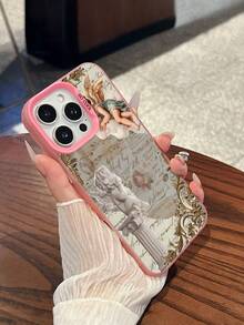 Funda para teléfono con diseño de ángeles en nubes y columnas clásicas. Compatible con fundas para teléfonos ,  17,  16 Pro Max,  15 Pro Max,  13 y  12. Fabricada en TPU, ofrece protección contra golpes y caídas. Un regalo ideal para familiares, amigos, parejas, novios/novias y para San Valentín. - Rosa - Ver 4
