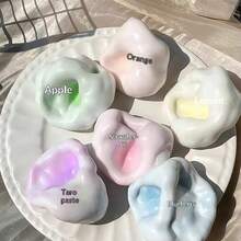 1个手工麻糬减压玩具，软糯糯米馅，挤压即可缓解压力，薄如冰皮，麻糬质地柔软，是办公室、派对、愚人节的理想礼物（无针） - 彩色 - 查看 9