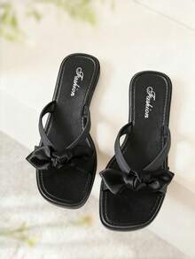 Sandalias planas para mujer, nuevas zapatos de moda para otoño, sandalias blancas con perlas, sandalias negras con lazo de tela, sandalias negras simples y versátiles de punta cuadrada, sandalias de mujer de suela blanda y punta abierta, chanclas casuales de verano para mujer, sandalias para uso en exteriores y playa con decoración de lazo de tela para mujer, zapatos elegantes de promoción de verano para mujer, sandalias de viaje y vacaciones para mujer, chanclas de mujer, sandalias de mujer, sandalias negras para mujer (los zapatos son 2 tallas talla grande pequeños) - Negro - Ver 8