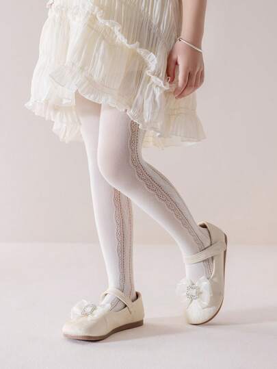 1双春夏薄款婴儿/儿童/女孩透明袜，侧边镂空设计，心形图案点缀，时尚轻盈透气裸色连裤袜，柔软精致的公主袜，适合舞蹈表演、婚礼、生日、派对等场合。