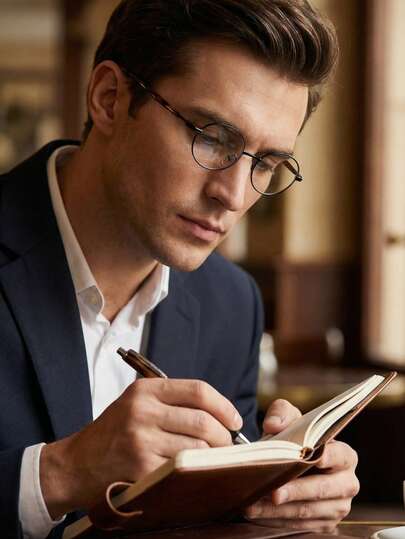 نظارات معدنية كاملة الإطار بشكل بيضاوي أنيقة بطراز كلاسيكي، مناسبة للاستخدام اليومي، تناسب الملابس، التصوير، الرحلات الخارجية، وهي هدية مثالية للعودة إلى المدرسة، وأيضًا مناسبة لمناسبات مثل عيد الهالوين، عيد الميلاد، عيد الحب، اليوم الوطني، ، رأس السنة