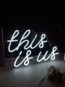 1 Peça Este é o Nosso Lugar Feliz Sinal de Néon, Luz Decorativa de Parede a LED Alimentada por USB, Perfeita para Aniversário, Feriado, Sala de Jogos, Man Cave, Bar, Clube, Quarto, Decoração de Festa, Presente Ideal para Aniversário e Feriado - luz policromática - Visão 6