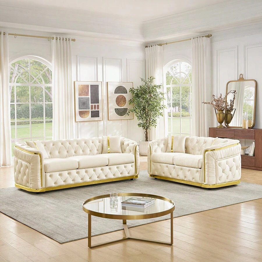 YOGLAD 1pc Luxury Italian Velvet Chesterfield Sofa Set 3+2 Seater, Split Living Room Sofa Couch With Gold Stainless Steel Trim, Button Tufted Curved Arm Velvet Sofa, Modern Light Luxury Upholstered Loveseater + 3-Seater Set With Throw Pillows For Home Living Room Apartment - 米色 - 查看 1
