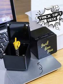 惊喜弹出式恶作剧礼盒，惊喜礼盒，完美的成人新奇玩具，趣味恶作剧手雕，理想的生日礼物，非常适合为派对、家庭（父母/配偶）和朋友聚会增添乐趣，也是送给幽默爱好者的迷人恶作剧礼物 - 黑色 - 查看 5