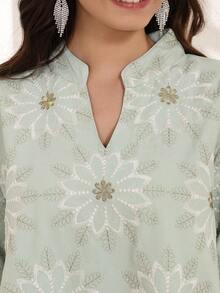 2026新款优雅花卉刺绣阿巴雅长袍，斋月传统阿拉伯女装，宽松立领宽袖 - 綠色 - 查看 3