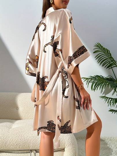 Women's Mid-Length Animal Print Robe With Belt, Sexy Luxury Leopard Pattern Kimono Robe, Batwing Sleeve Soft & Smooth Faux Silk Lightweight Loose Loungewear, Essential For Home & Leisure, Suitable For All Seasons