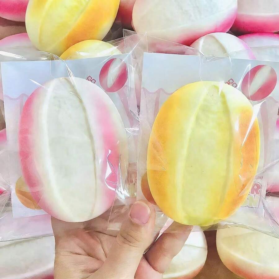 双色裂纹面包慢回弹挤压玩具，糖果软萌减压玩具